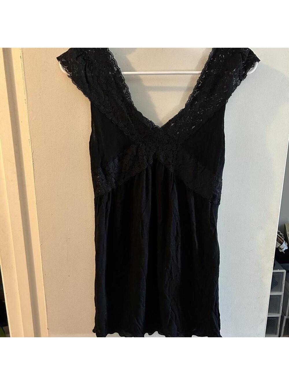 Free People Black lace babydoll off the shoulder top with lace trim size XS